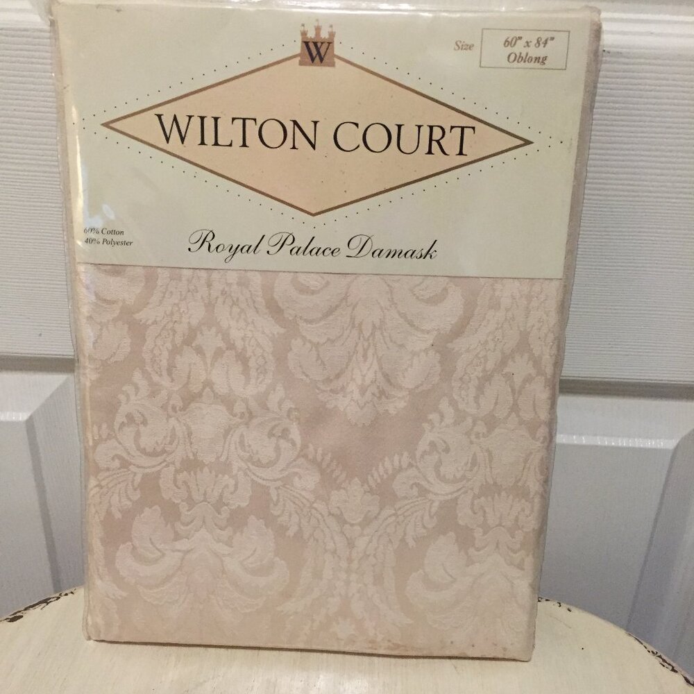 Vintage Wilton Court Royal Palace Damask "Champagne" Tablecloth 60"×84” Oblong T